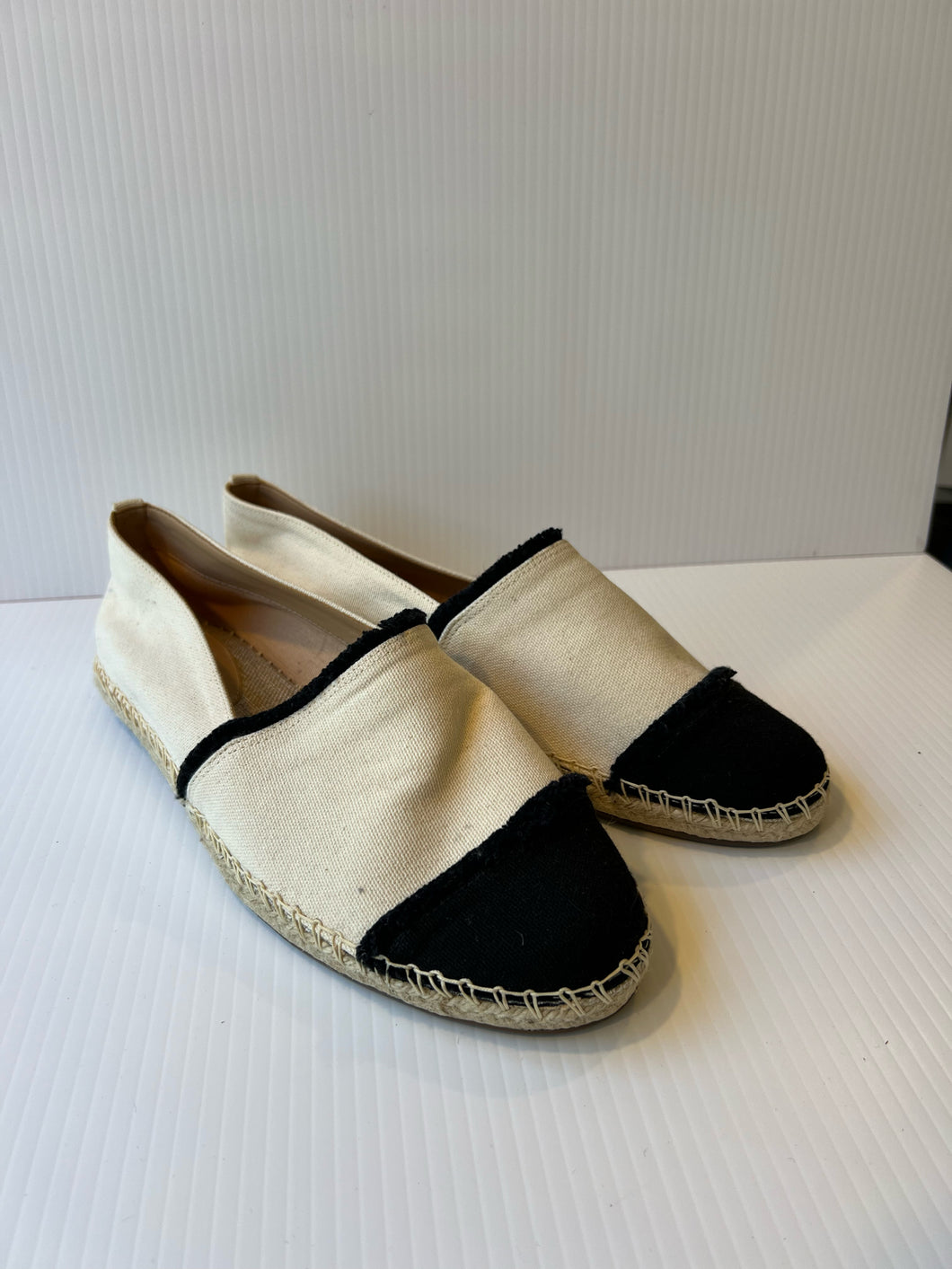 Schutz Size 9.5 Wht/Blk Shoes- Ladies
