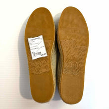 Load image into Gallery viewer, Soludos Size 7.5 Beige Shoes- Ladies
