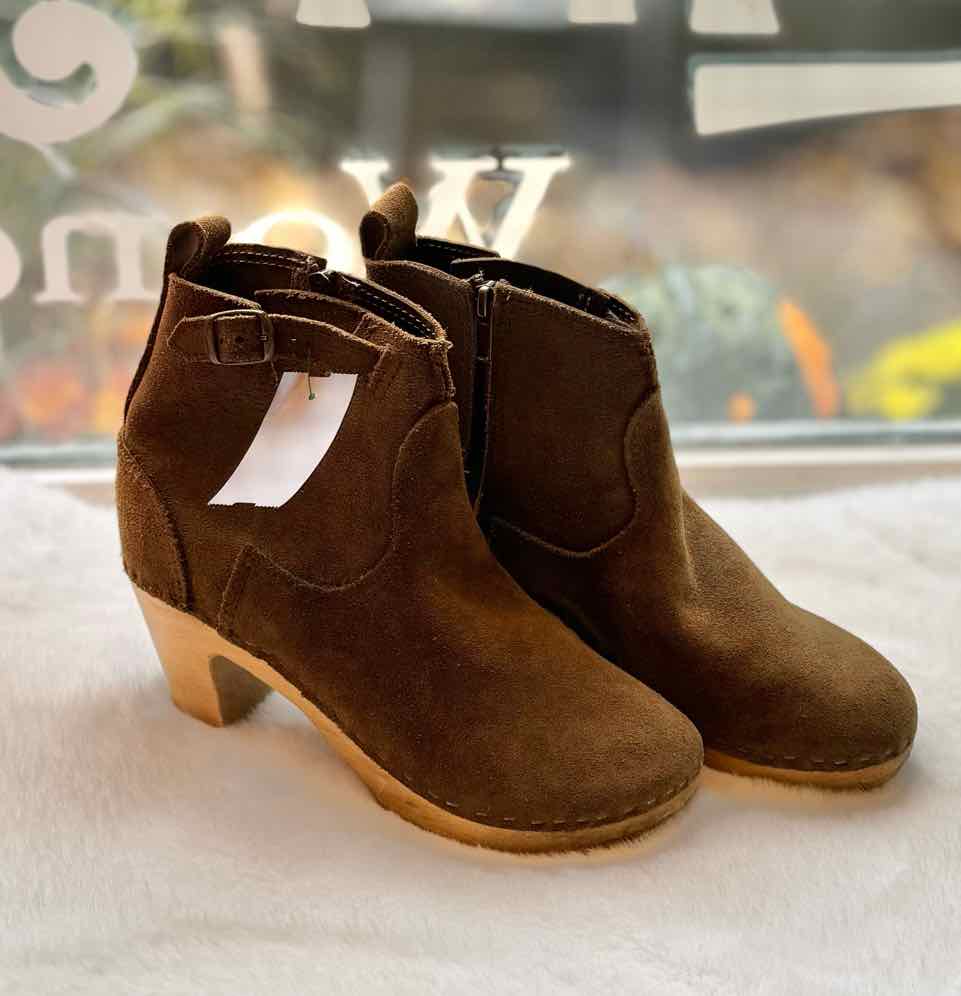 No Brand Label Size 38 Chestnut Bootie Pre-Owned Shoes- Ladies