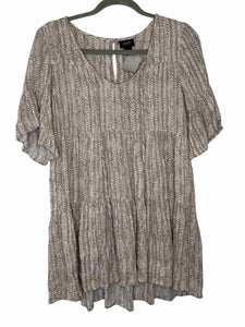 Size Medium Grey Pre-Owned Top- Ladies