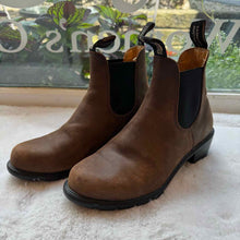 Load image into Gallery viewer, Blundstone Size 8.5 Brown Pre-Owned Boots- Ladies
