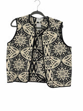 Load image into Gallery viewer, SUD Express Size M Black Print Pre-Owned Vest- Ladies
