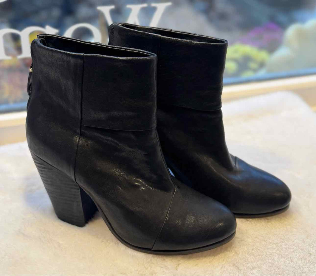Rag & Bone Size 9 Black Bootie Pre-Owned Shoes- Ladies