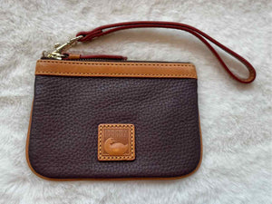 Dooney & Bourke Burgundy Pre-Owned Purse- Ladies
