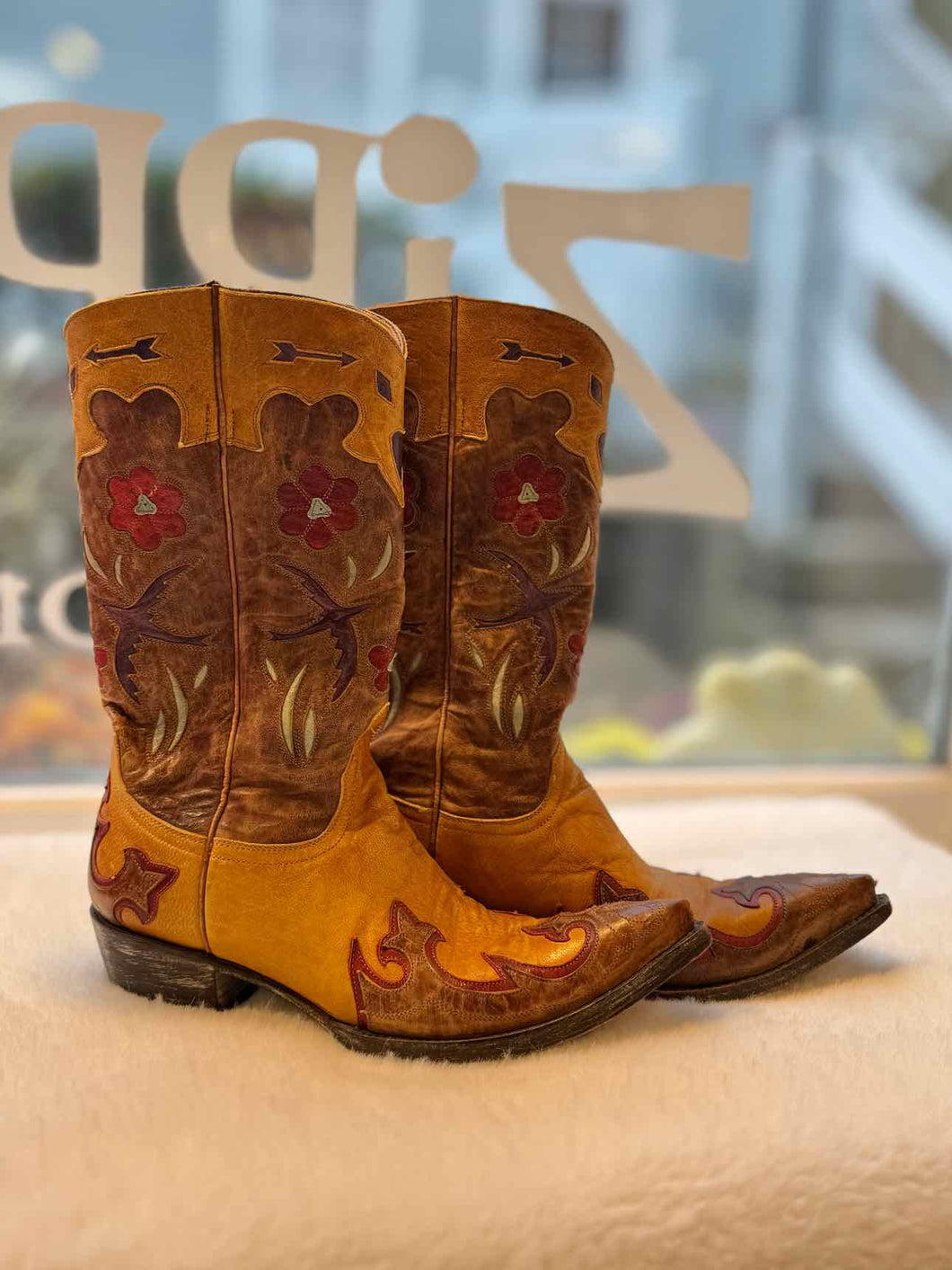 Old Gringo Size 7.5 Tan Print Pre-Owned Boots- Ladies