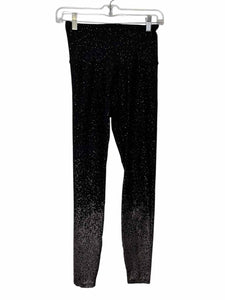 Beyond Yoga Size Medium Black Print Pre-Owned Leggings- Ladies