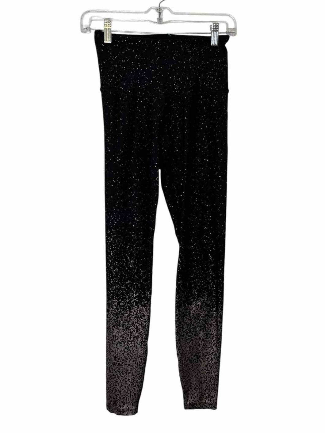 Beyond Yoga Size Medium Black Print Pre-Owned Leggings- Ladies