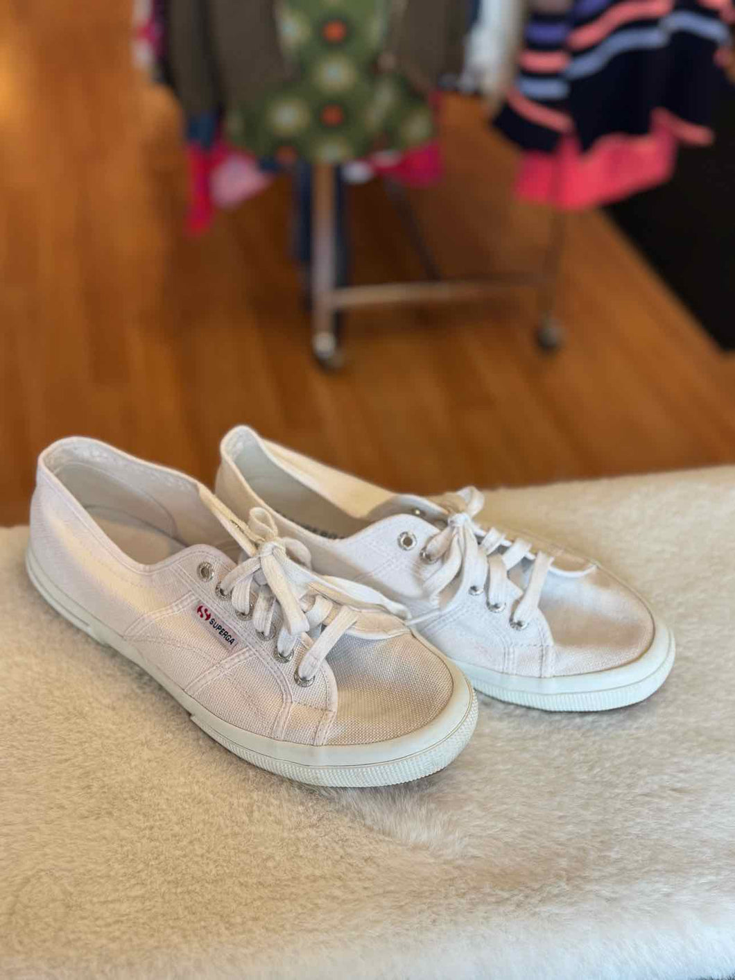 Superga Size 11 Shell Sneaker Pre-Owned Shoes- Ladies