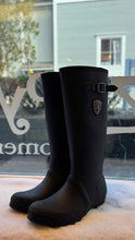Load image into Gallery viewer, Kamik Size 9 Black Pre-Owned Boots- Ladies
