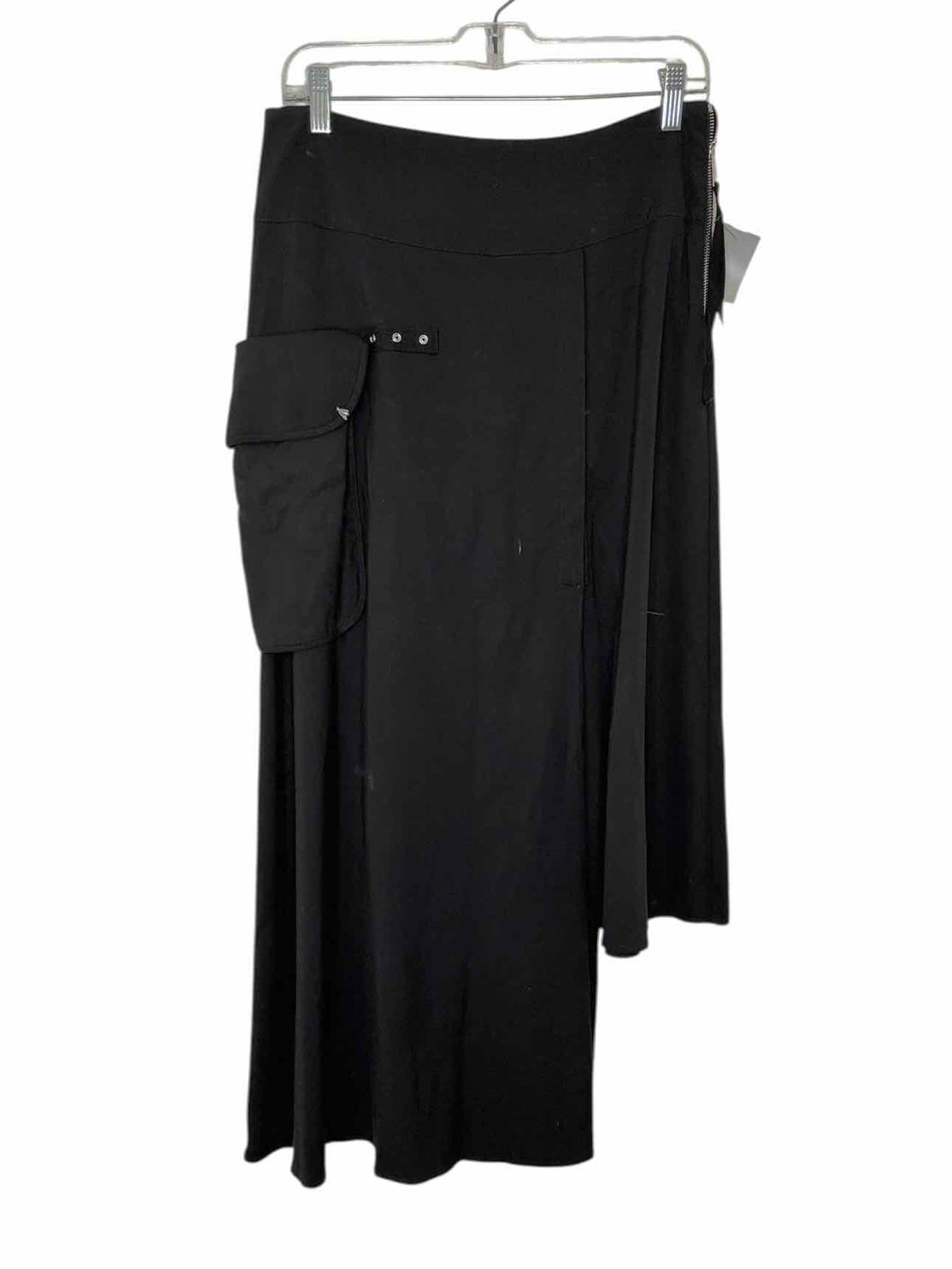 Size 8 Black Pre-Owned Skirt- Ladies