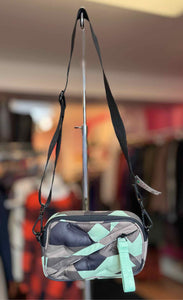 Green Print Pre-Owned Purse- Ladies