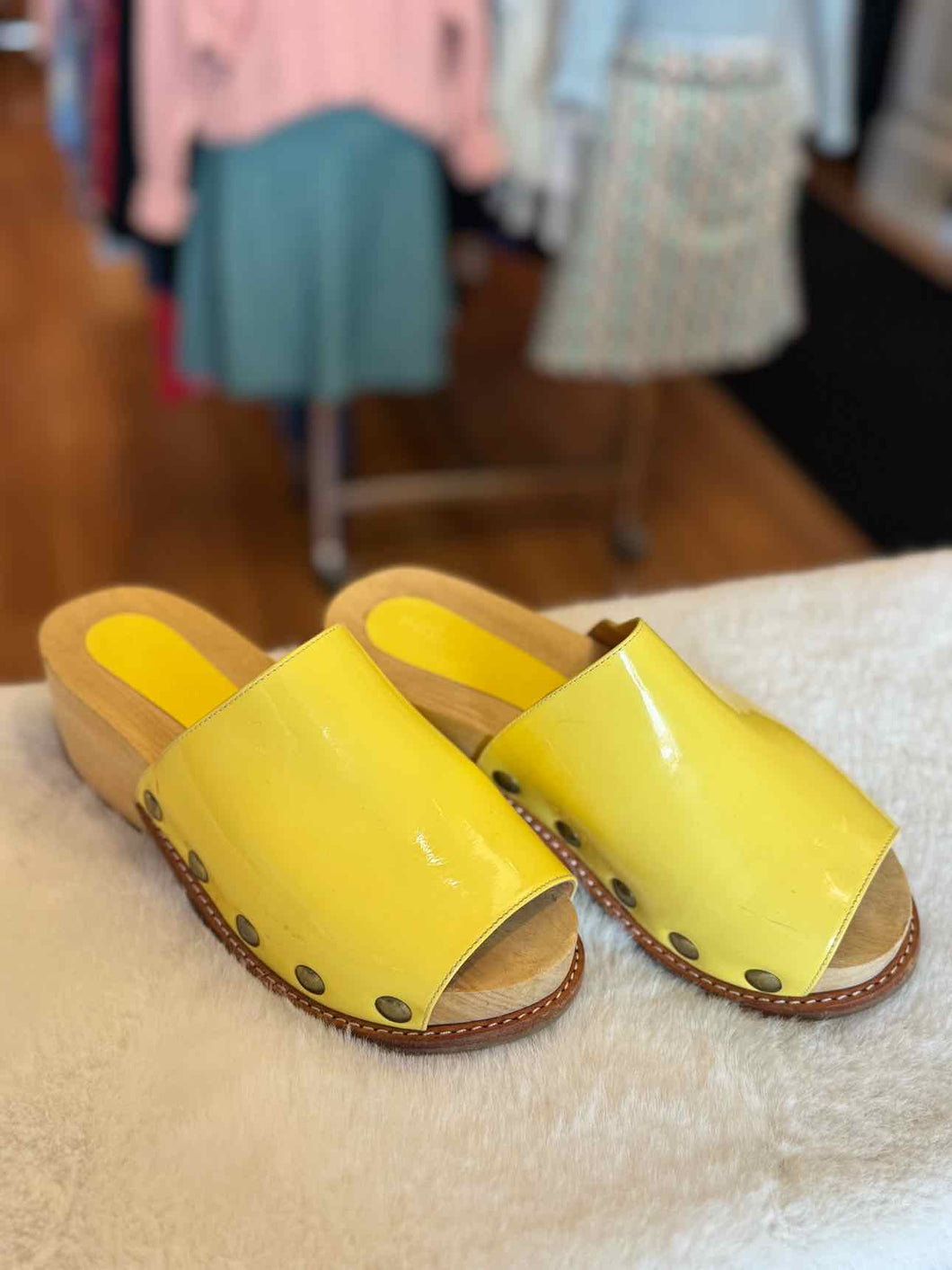 Size 7 Yellow Clog Pre-Owned Shoes- Ladies