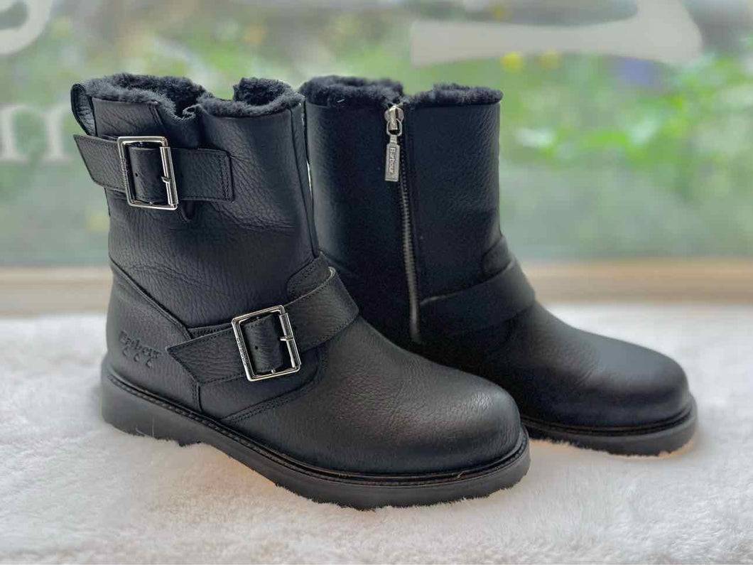 Barbour Size 7 Black Pre-Owned Boots- Ladies