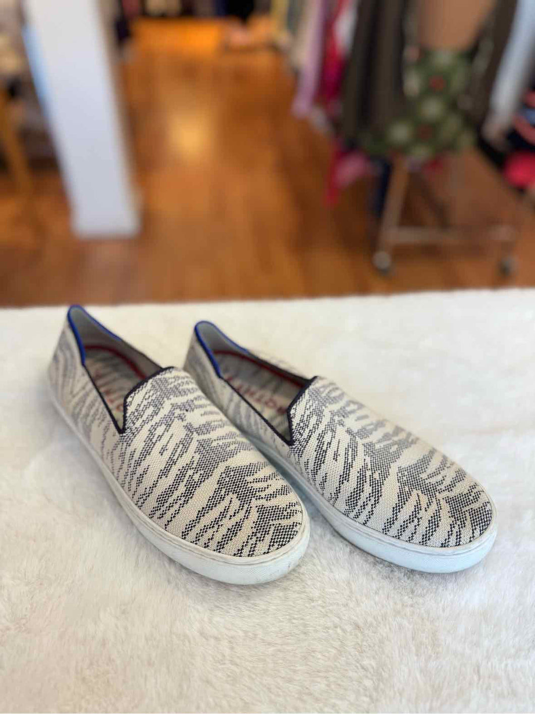 Rothy's Size 7.5 Cream Print Sneaker Pre-Owned Shoes- Ladies