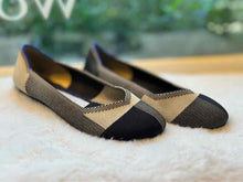 Load image into Gallery viewer, Rothy&#39;s Size 9 Grey Plaid Flats Pre-Owned Shoes- Ladies

