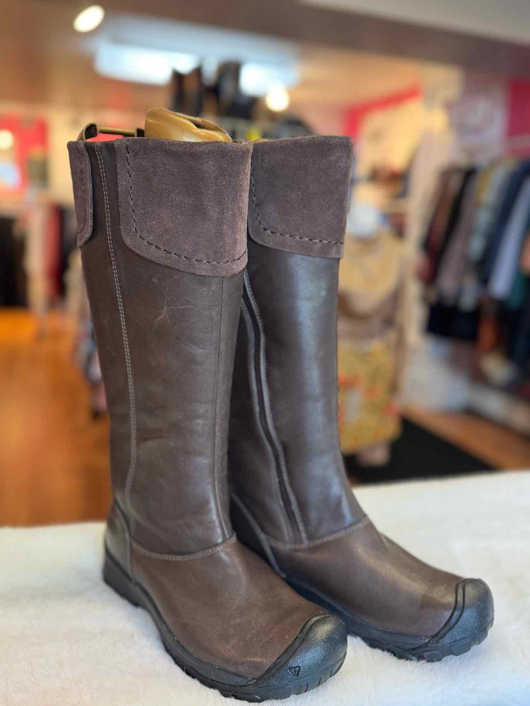 Keen Size 7 Brown Pre-Owned Boots- Ladies