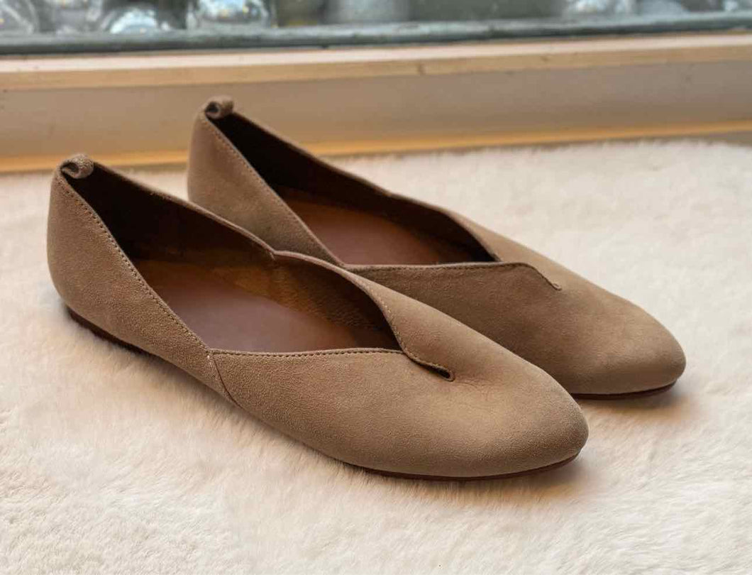 Charleston Shoe Co. Size 41 Tan Flats Pre-Owned Shoes- Ladies