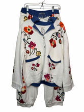 Load image into Gallery viewer, Size Medium White Pre-Owned Pajamas- Ladies
