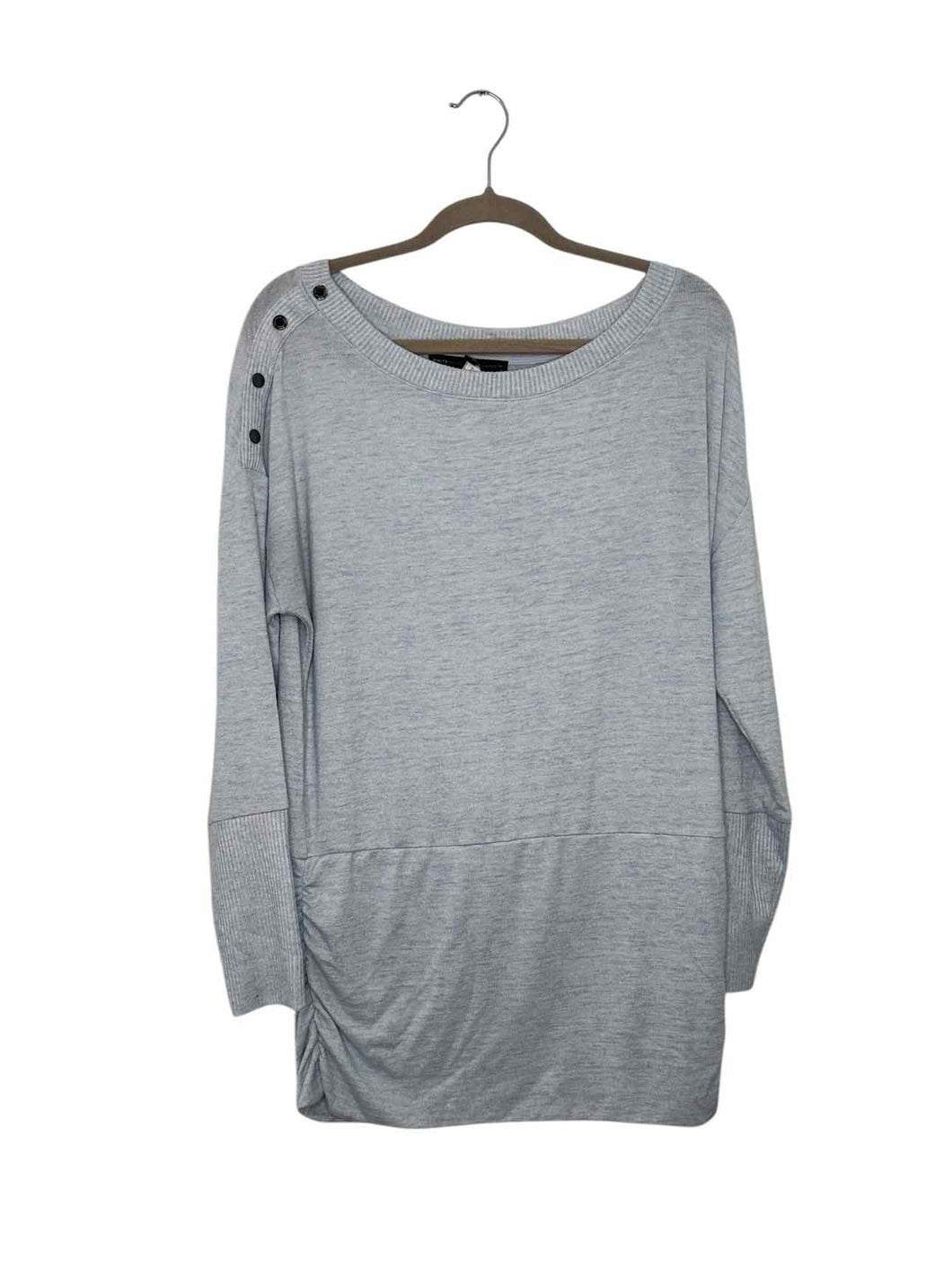 WH/BM Size Medium Lt. Blue Pre-Owned Sweater- Ladies