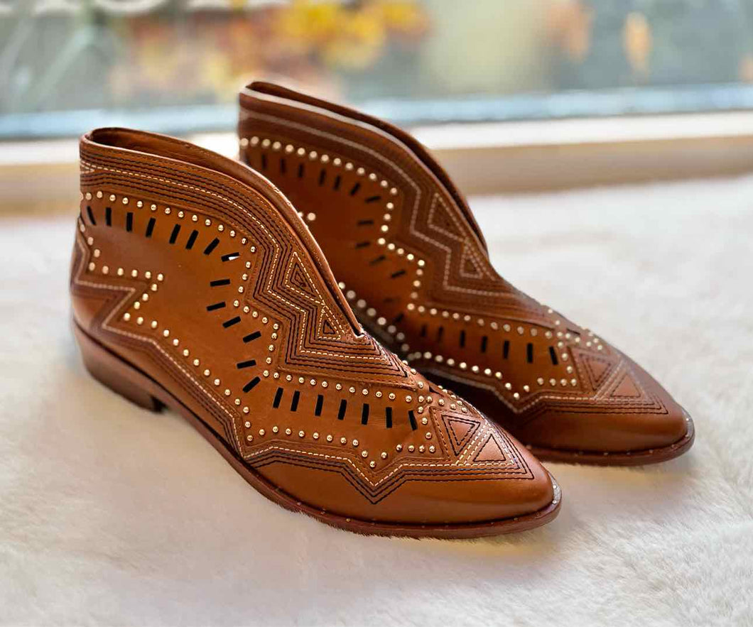 Ivy Kirzhner Size 7.5 Tan Bootie Pre-Owned Shoes- Ladies