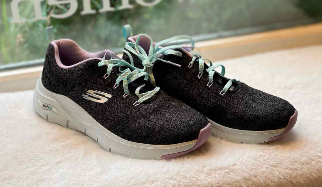 Skechers Size 10 Grey Sneaker Pre-Owned Shoes- Ladies