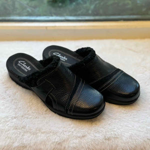 Clarks Size 7 Black Clog Pre-Owned Shoes- Ladies