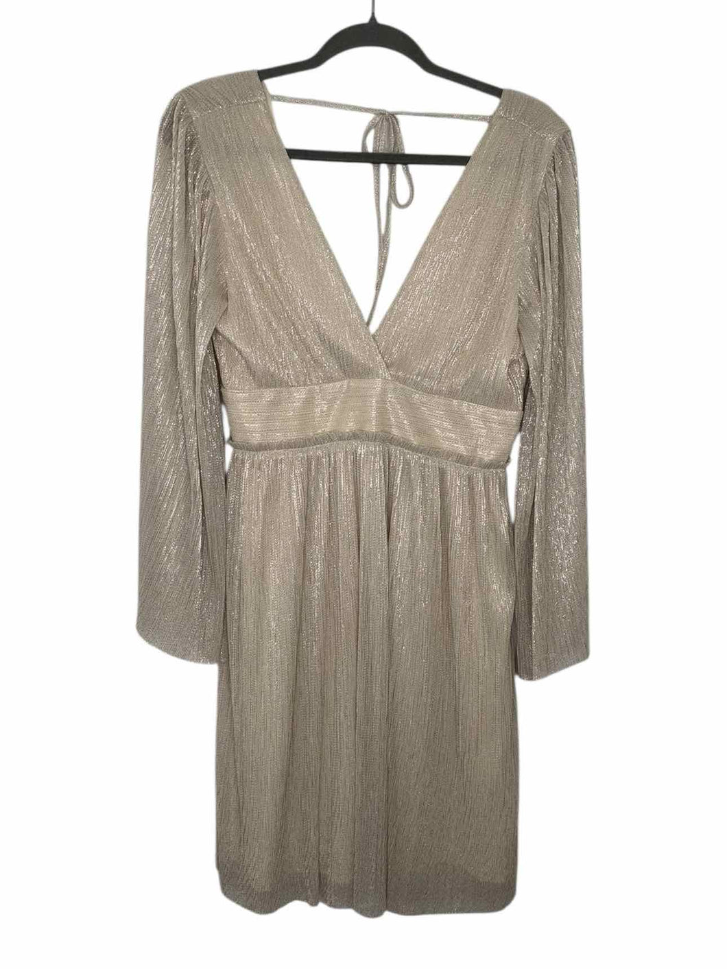 Love Stitch Size Medium Gold Pre-Owned Dress- Ladies