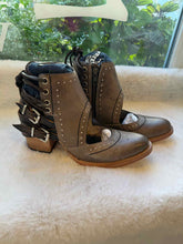 Load image into Gallery viewer, Freebird Size 8 Taupe Pre-Owned Boots- Ladies
