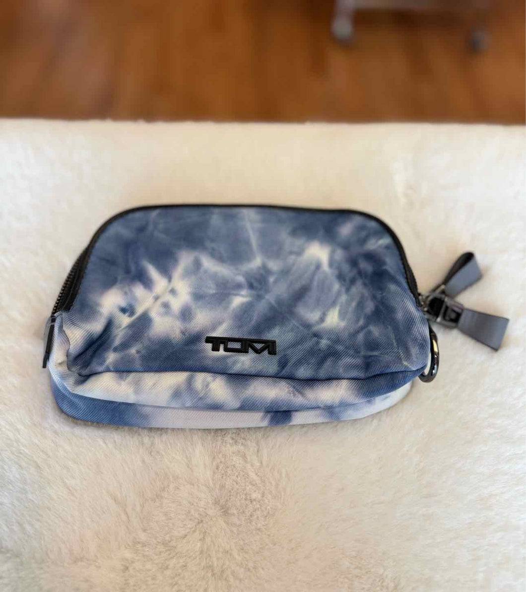 Tumi Blue Print Pre-Owned Purse- Ladies