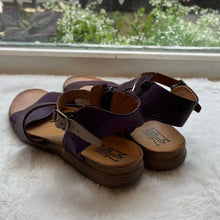 Load image into Gallery viewer, Miz Mooz Size 39 Purple Sandal Pre-Owned Shoes- Ladies
