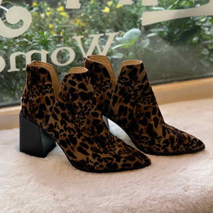 Vince Camuto Size 8.5 Animal Print Pre-Owned Boots- Ladies