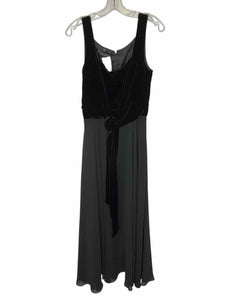 Tahari Size 10 Black Pre-Owned Dress- Ladies