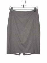 Load image into Gallery viewer, WH/BM Size 2 Grey Pre-Owned Skirt- Ladies
