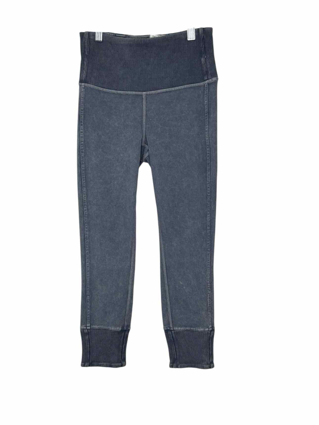 Lululemon Size 4 Blue Pre-Owned Leggings- Ladies