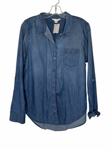 Caslon Size Medium Chambray Pre-Owned Shirt- Ladies