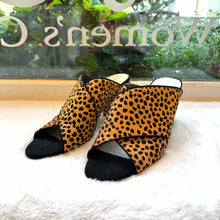 Load image into Gallery viewer, Sole Society Size 12 Animal Print Pre-Owned Sandal Shoes- Ladies
