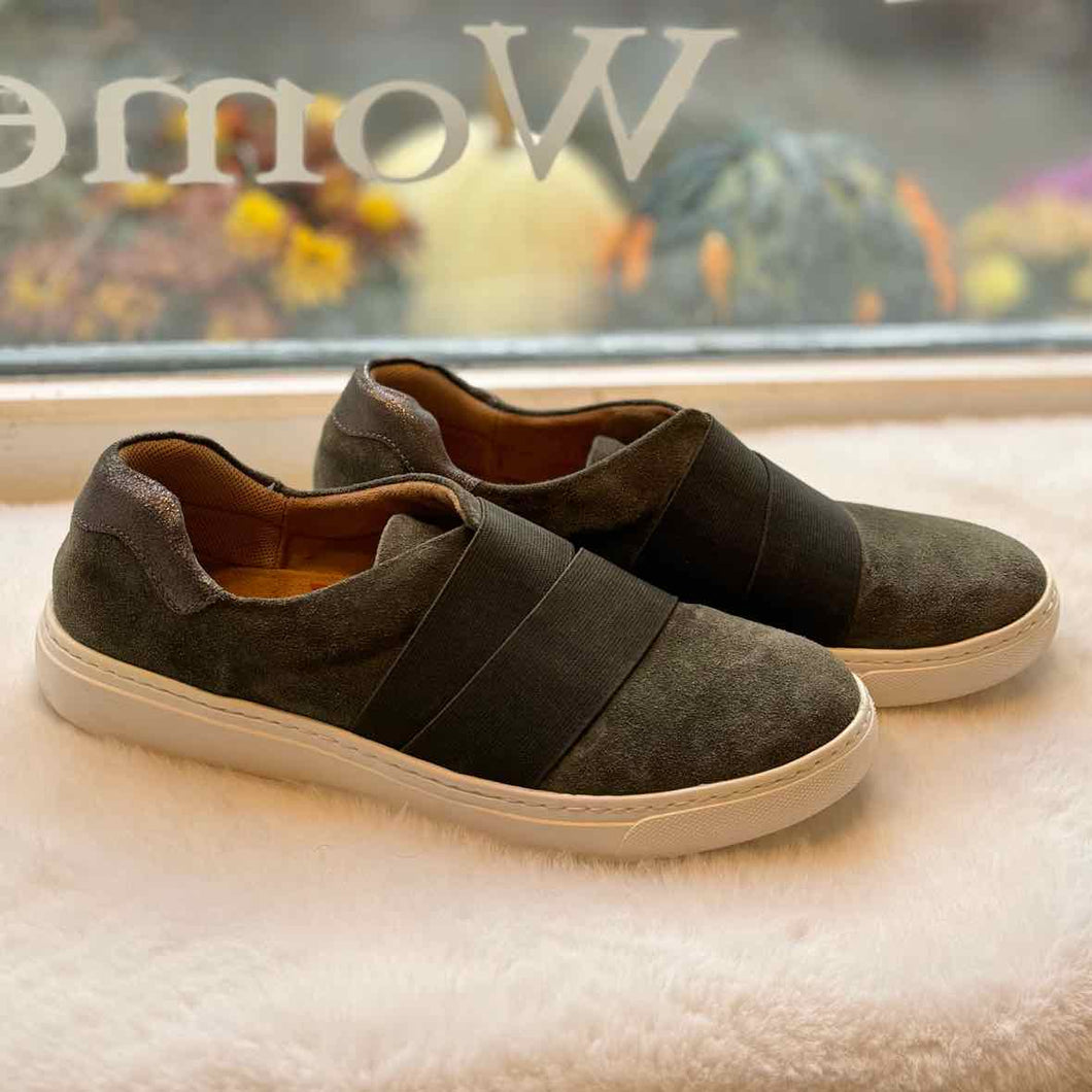 Size 9.5 Olive Sneaker Pre-Owned Shoes- Ladies