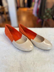 BCBG Size 7.5 Orange Flats Pre-Owned Shoes- Ladies
