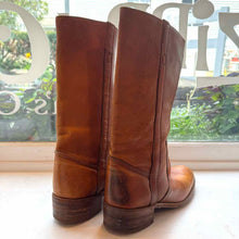 Load image into Gallery viewer, Frye Size 10 Caramel Pre-Owned Boots- Ladies
