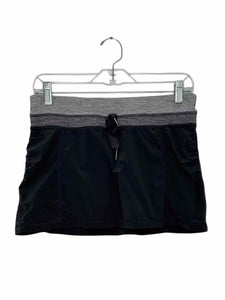 Lululemon Size 6 Grey Pre-Owned Shorts- Ladies
