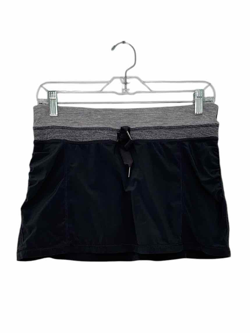 Lululemon Size 6 Grey Pre-Owned Shorts- Ladies