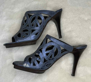 Donald Pliner Size 8 Blue Heels Pre-Owned Shoes- Ladies
