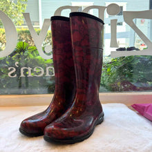 Load image into Gallery viewer, Kamik Size 8 Red Print Pre-Owned Boots- Ladies
