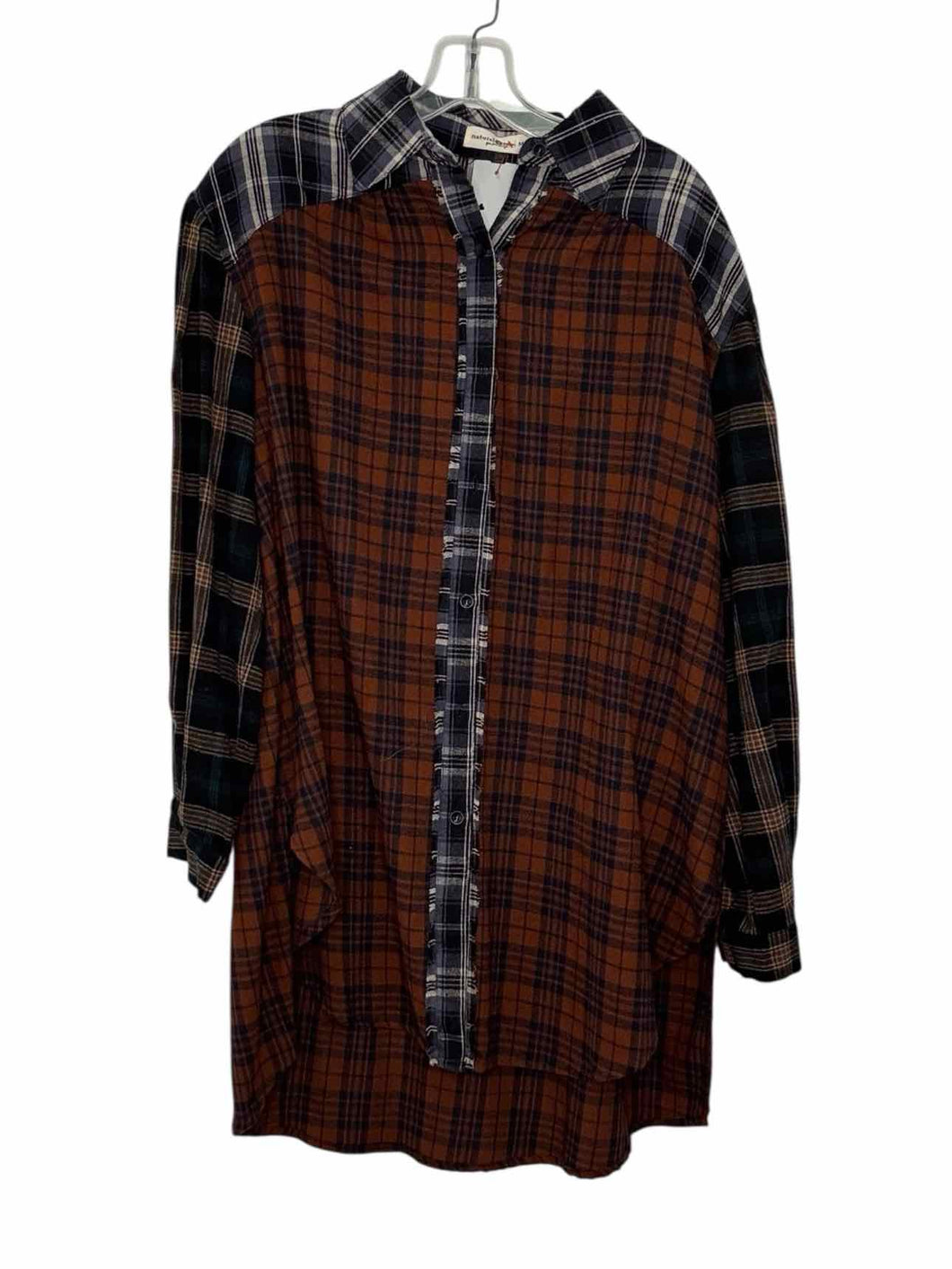Natural Life Size Medium Navy Plaid Pre-Owned Shirt- Ladies