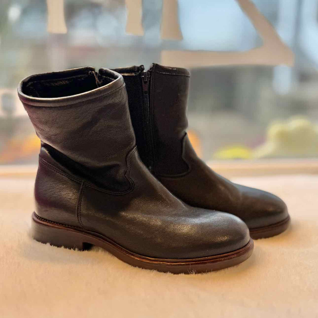 No Brand Label Size 37 Black Pre-Owned Boots- Ladies