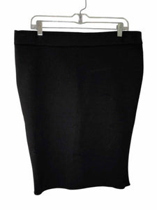 Avenue Montaigne Size 12 Black Pre-Owned Skirt- Ladies