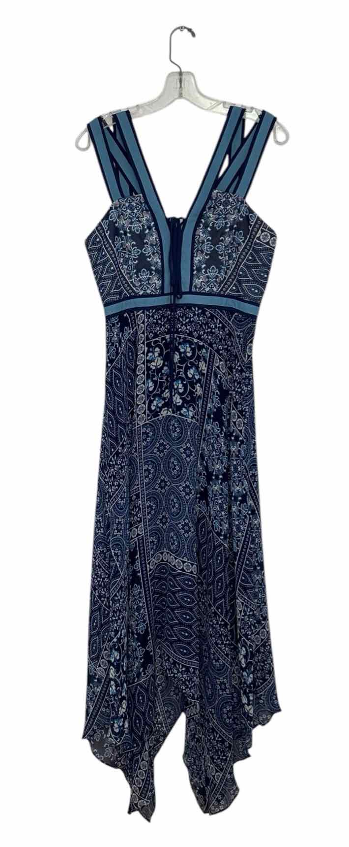 BCBG Size 6 Blue Print Pre-Owned Dress- Ladies