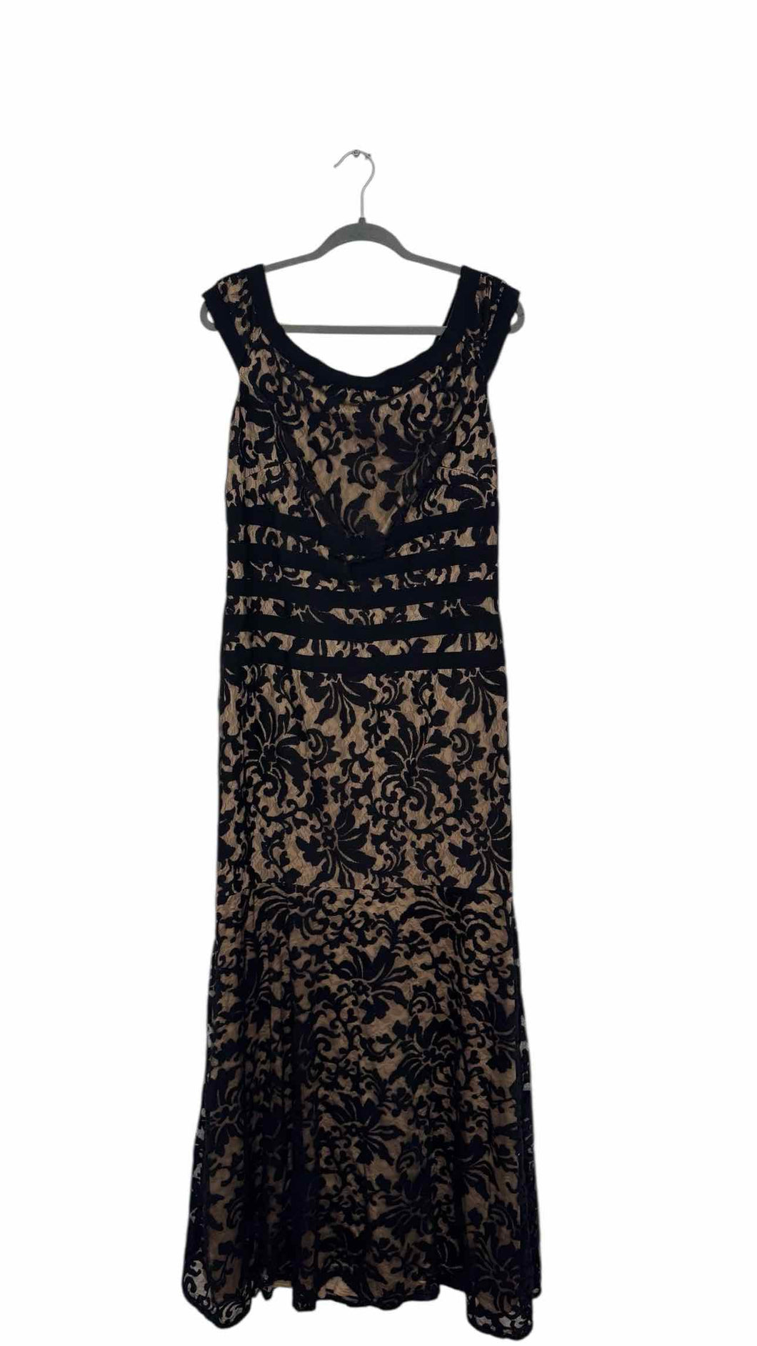 Tadashi Shoji Size 14 Black Pre-Owned Dress- Ladies