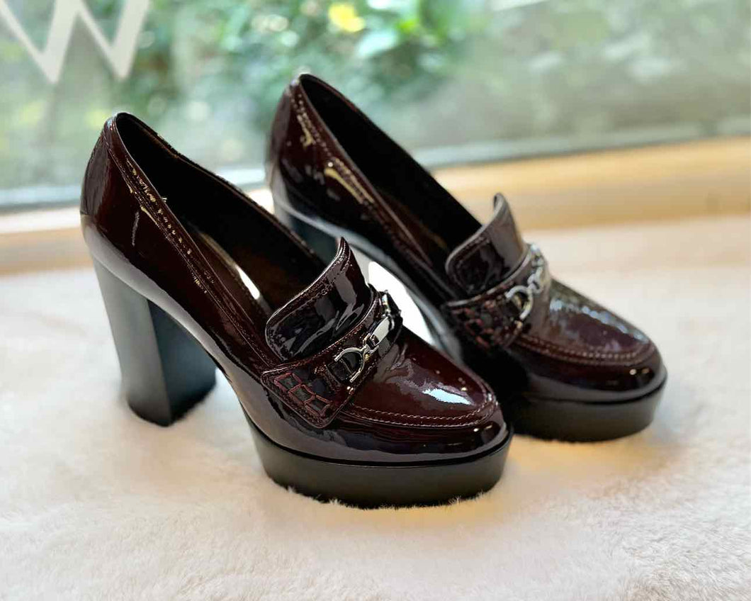 Paige Size 7 Burgundy Loafer Pre-Owned Shoes- Ladies