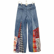Load image into Gallery viewer, Free People Size 26 Denim Pre-Owned Jeans- Ladies
